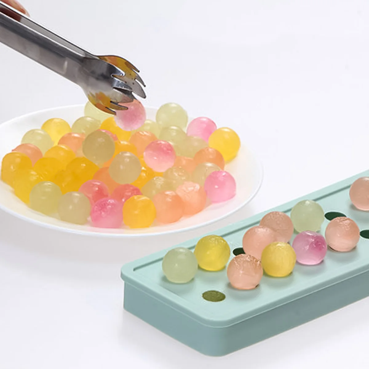 Ball Mould Silicone Round Ice Cube Maker Chocolate Pudding Mold Whisky Beer Fruit Juice Home Bar Party Non Toxic 
Ball Mould Silicone Round Ice Cube Maker Chocolate Pudding Mold Whisky Beer Fruit Juice Home Bar Party Non Toxic