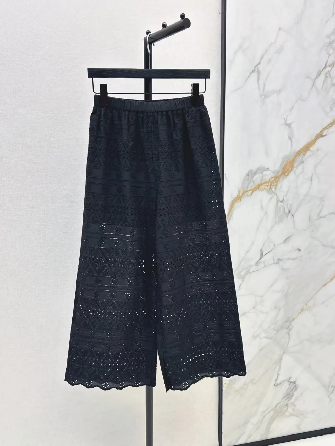 High quality summer women's solid color thin hollow out casual pants, high waist straight leg versatile pants
High quality summer women's solid color thin hollow out casual pants, high waist straight leg versatile pants