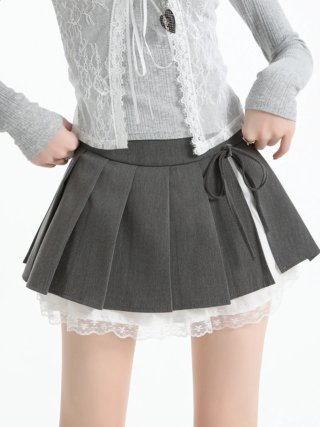 Женская юбка А-силуэта с кружевными вставками, плиссировкой, завышенной талией и разрезом, весна 2026, новая коллекция, корейский стиль, для офиса и повседневной носки
Женская юбка А-силуэта с кружевными вставками, плиссировкой, завышенной талией и разрезом, весна 2026, новая коллекция, корейский стиль, для офиса и повседневной носки