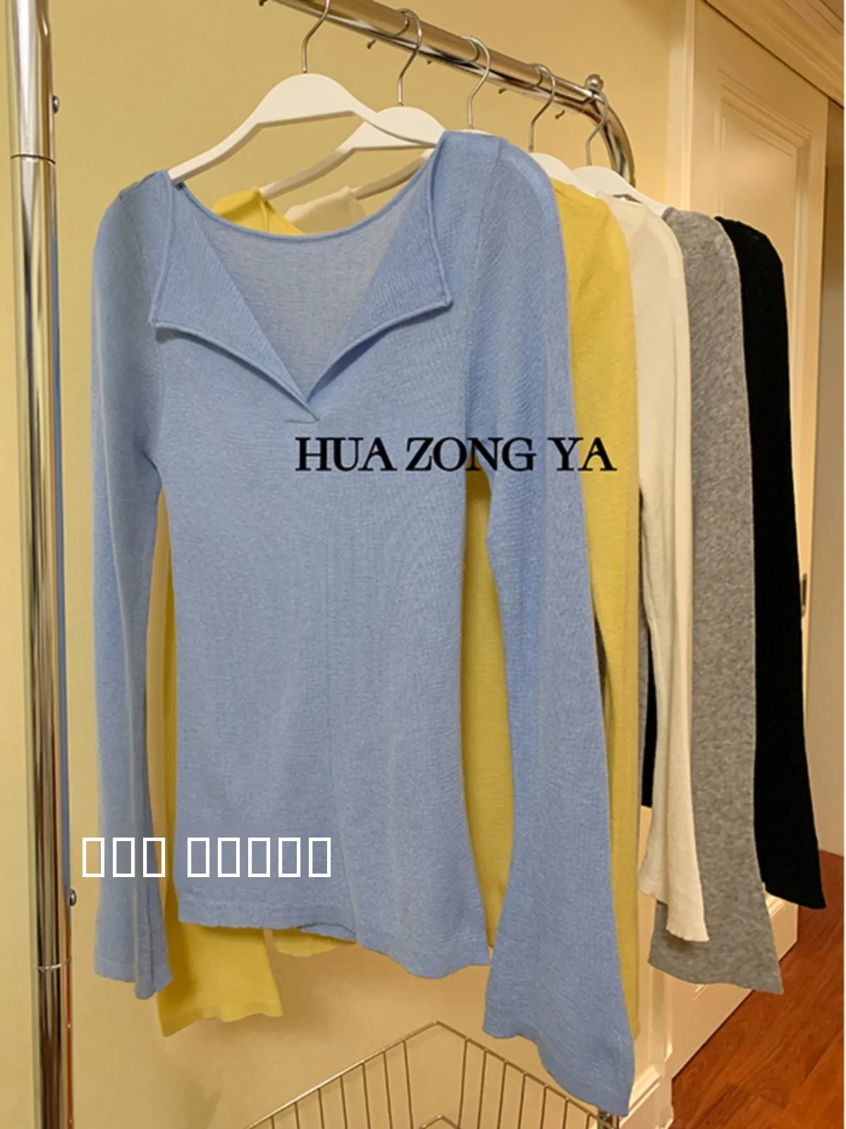 Осенне-зимний шерстяной вязаный свитер однотонного цвета с расклешенными рукавами, V-образным вырезом, отложным воротником, длинными рукавами, стандартного кроя, для повседневной носки
Осенне-зимний шерстяной вязаный свитер однотонного цвета с расклешенными рукавами, V-образным вырезом, отложным воротником, длинными рукавами, стандартного кроя, для повседневной носки