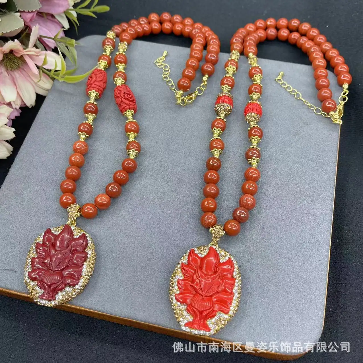 DIY accessories New cinnabar nine-tailed fox rough stone sweater chain new Chinese style ethnic style jewelry natural stone orig
DIY accessories New cinnabar nine-tailed fox rough stone sweater chain new Chinese style ethnic style jewelry natural stone orig