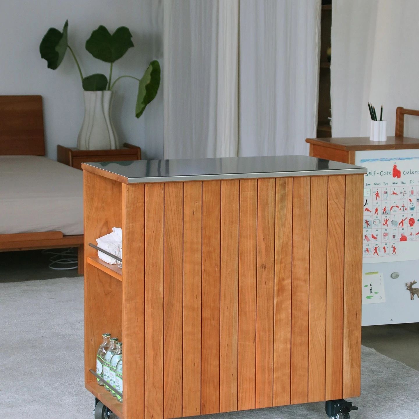 Solid wood mobile island kitchen trolley bar tea cabinet
Solid wood mobile island kitchen trolley bar tea cabinet