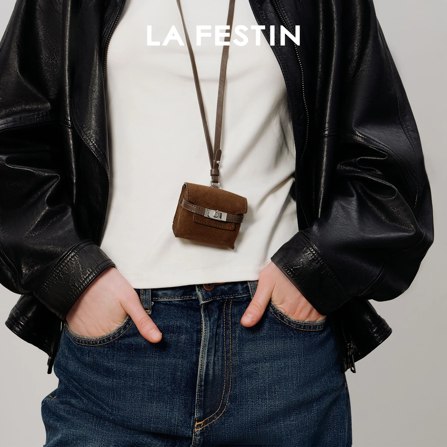 LA FESTIN Original Brand New Mini Bag Pendant Headphone Bag Keychain Bag Hanging Accessory Women's Bag Small Bag Earphone Bag
LA FESTIN Original Brand New Mini Bag Pendant Headphone Bag Keychain Bag Hanging Accessory Women's Bag Small Bag Earphone Bag