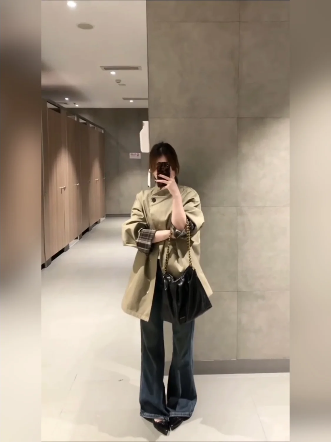 Классическое цветное женское пальто в стиле ретро, осеннее новое английское пальто, свободная длина миди, маленький размер, утягивающая верхняя одежда
Классическое цветное женское пальто в стиле ретро, осеннее новое английское пальто, свободная длина миди, маленький размер, утягивающая верхняя одежда