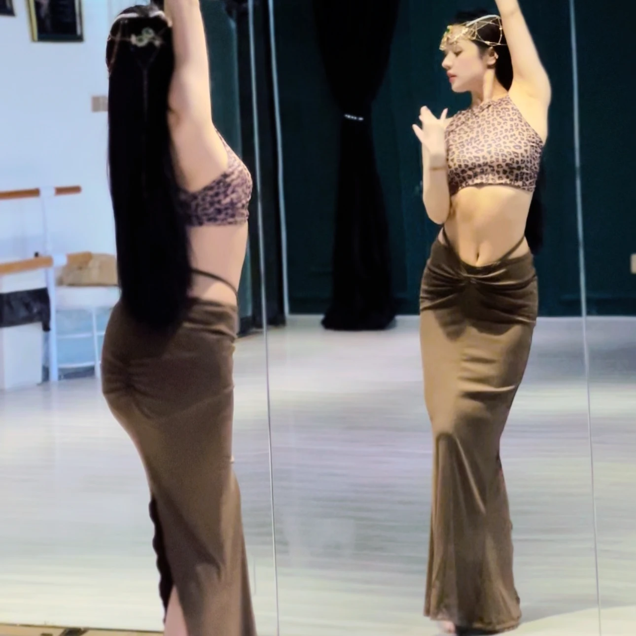 Belly dance costume women high-end leopard print sleeveless top+sexy hip hugging skirt set adult oriental dance performance suit
Belly dance costume women high-end leopard print sleeveless top+sexy hip hugging skirt set adult oriental dance performance suit
