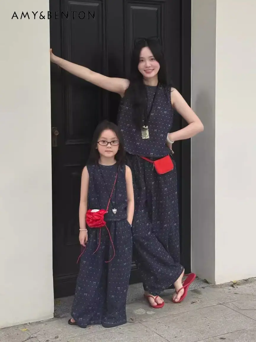2026 Summer New Fashion Vintage High End Family Matching Outfit Mom and Me Sleeveless Polka Dot Print Vest Trousers 2pcs Set
2026 Summer New Fashion Vintage High End Family Matching Outfit Mom and Me Sleeveless Polka Dot Print Vest Trousers 2pcs Set
