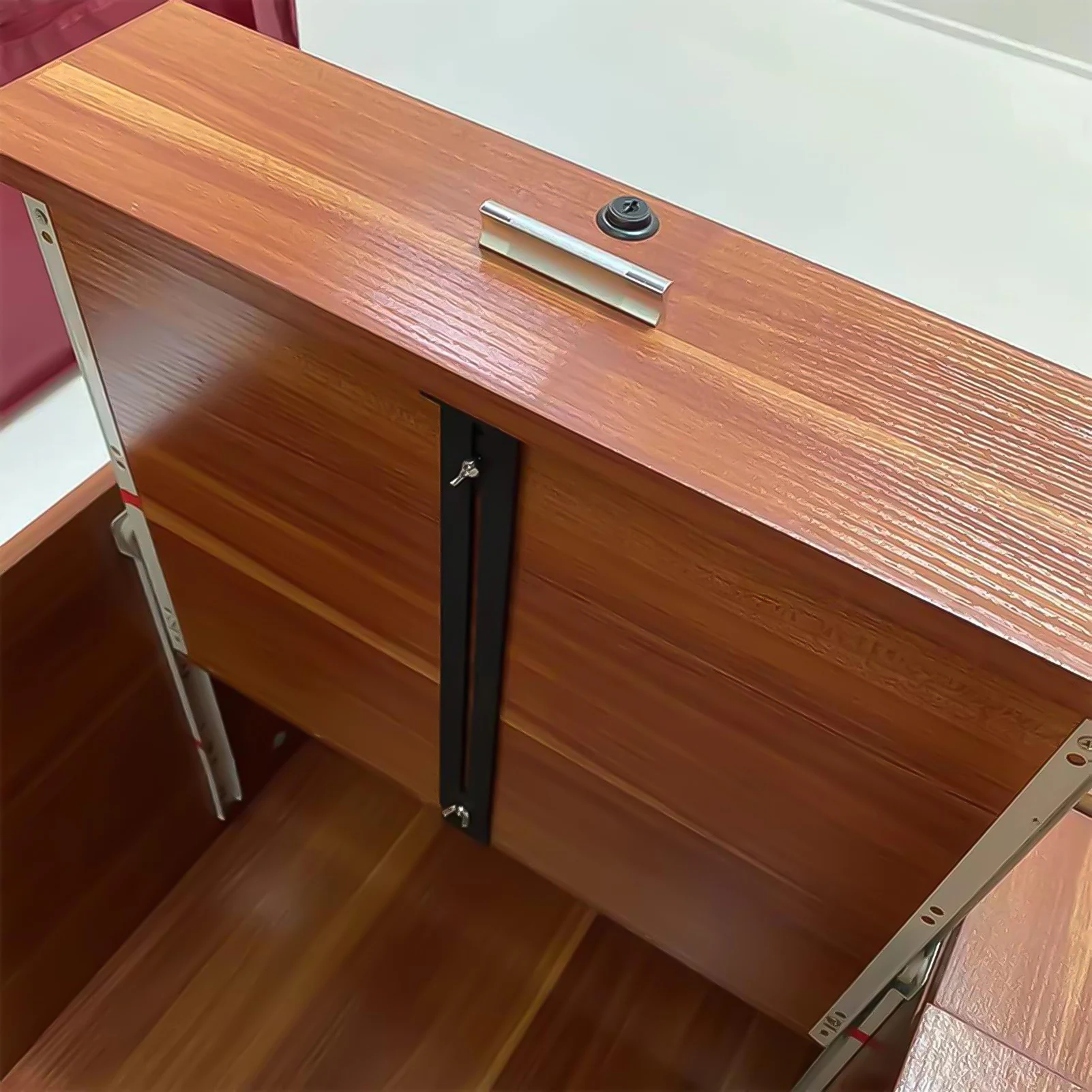 Drawer Repair Stand Kit Adjustable Length Easy Installation Design for Living Room Kitchen Cupboard Drawer
Drawer Repair Stand Kit Adjustable Length Easy Installation Design for Living Room Kitchen Cupboard Drawer