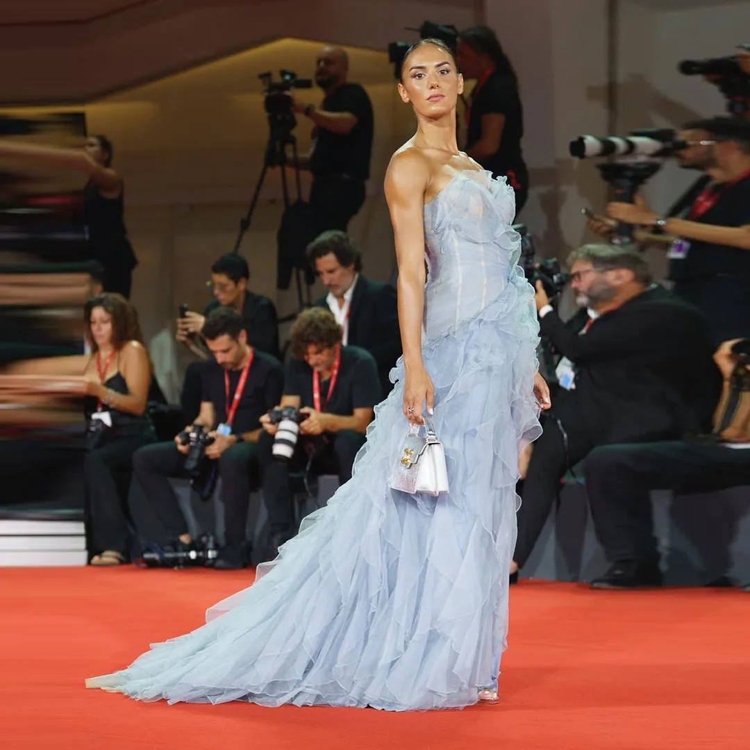 Strapless Zipper Back Tulle Evening Dresses Draped Slit Ruffles Vestidos De Gala for Women Celebrity Party Dresses Customized
Strapless Zipper Back Tulle Evening Dresses Draped Slit Ruffles Vestidos De Gala for Women Celebrity Party Dresses Customized