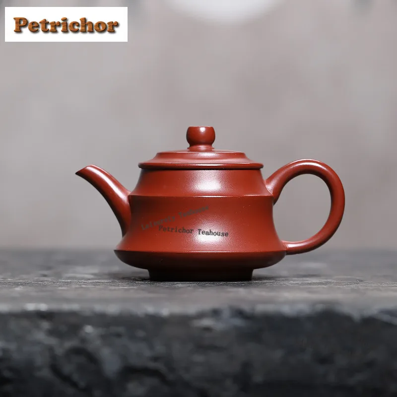 Чайник из исинской фиолетовой глины, 160 мл, ручной работы, из необработанной глины, для заваривания чая Дахунпао, китайский чайный набор из глины цзяшы, изделия ручной работы
Чайник из исинской фиолетовой глины, 160 мл, ручной работы, из необработанной глины, для заваривания чая Дахунпао, китайский чайный набор из глины цзяшы, изделия ручной работы