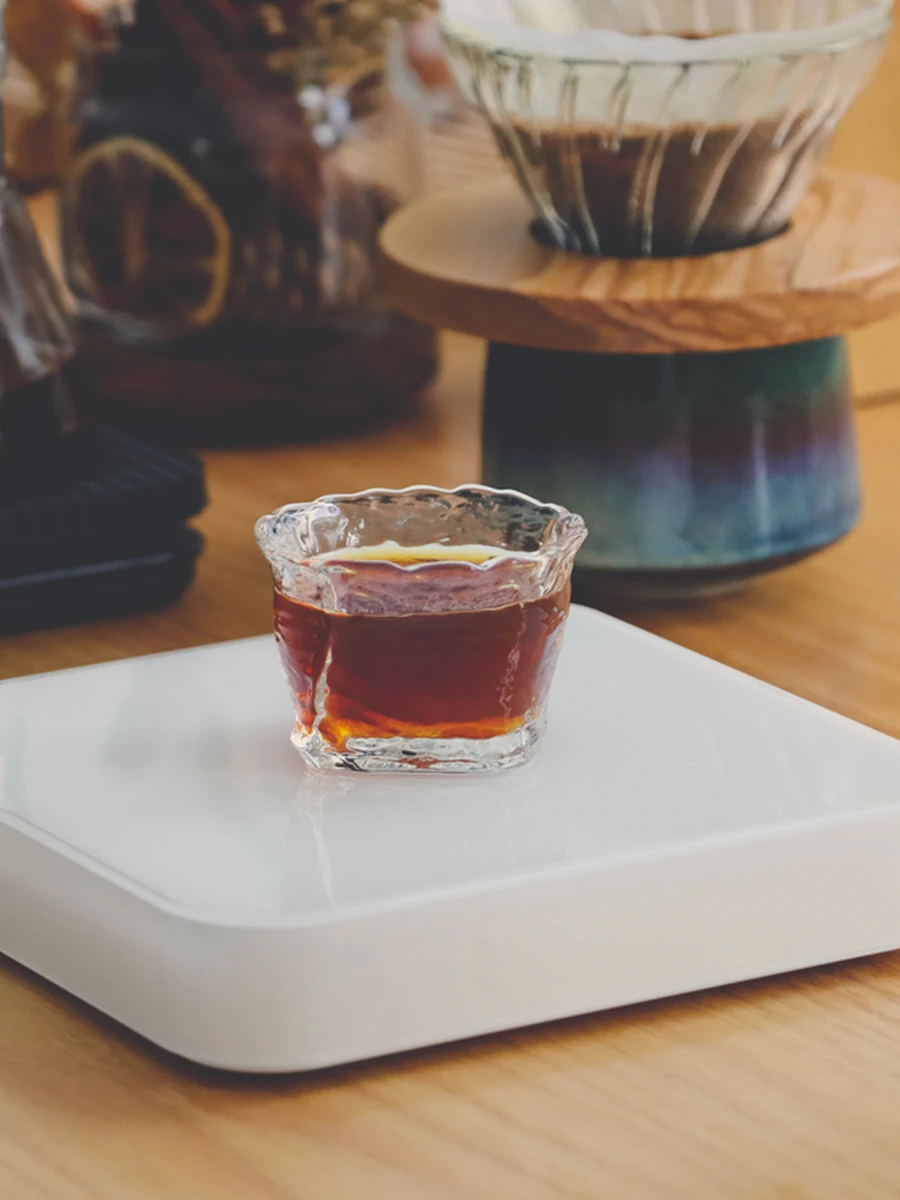 Thiened Glass Coffee Cup Manual Pouring Handheld Irregular ape Small Size Tasting Cup Chinese Sle Handmade Crt
Thiened Glass Coffee Cup Manual Pouring Handheld Irregular ape Small Size Tasting Cup Chinese Sle Handmade Crt