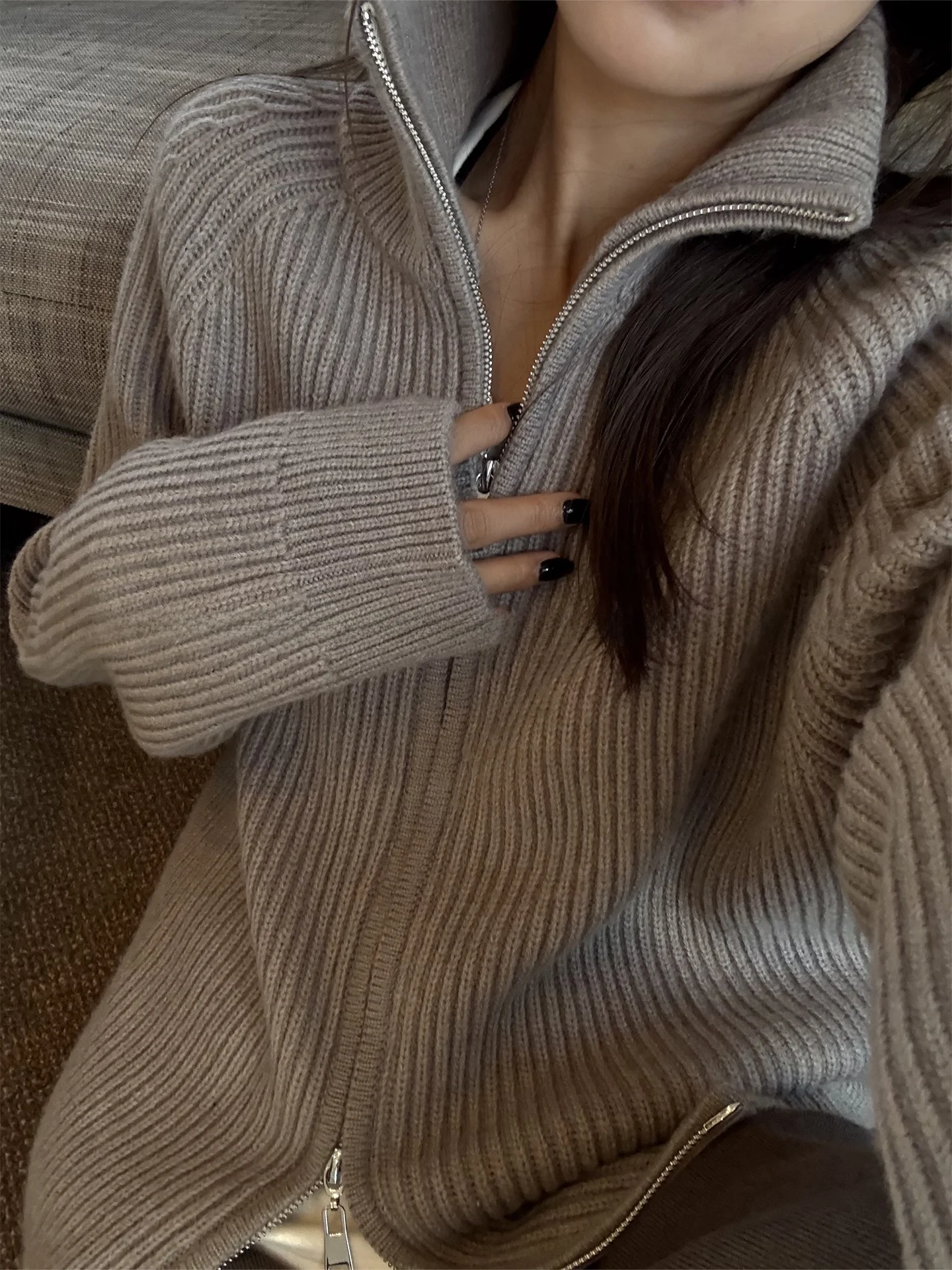 YOLO OP mat Wool Knitted Open Cardigan Korean Sle Lazy Feel Stand Collar Top Women's Loose Fit Long Sve Coat
YOLO OP mat Wool Knitted Open Cardigan Korean Sle Lazy Feel Stand Collar Top Women's Loose Fit Long Sve Coat