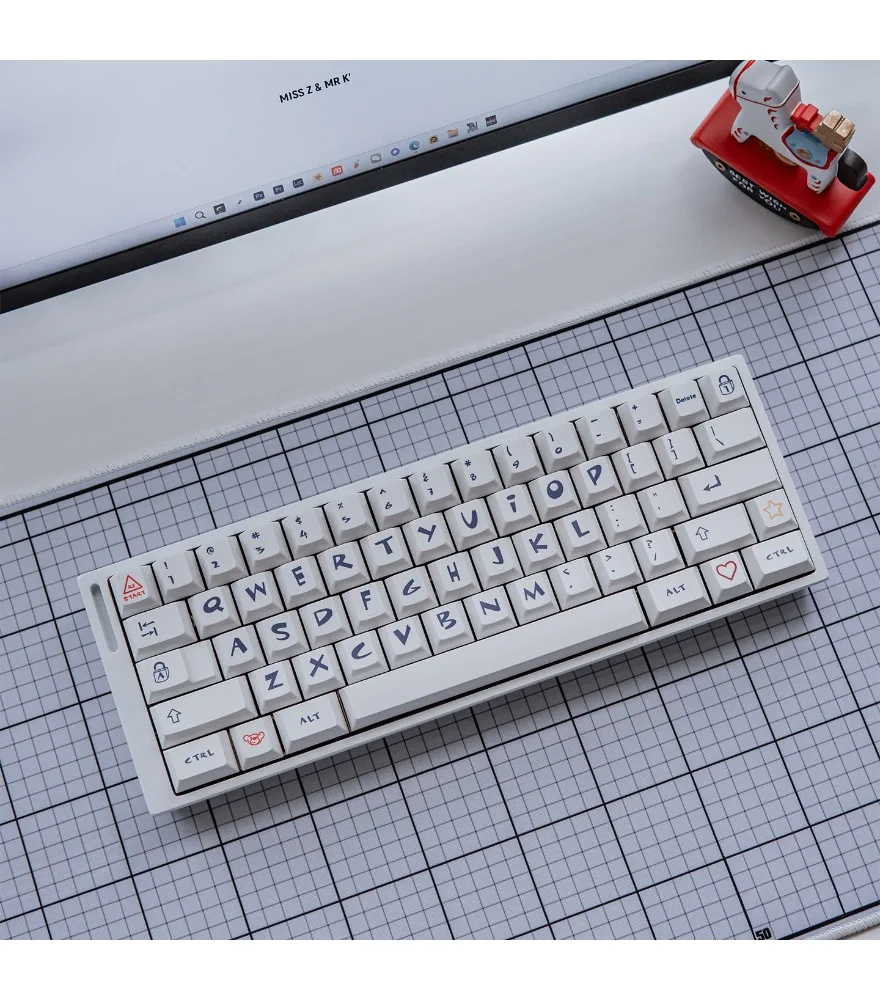 Hand painted bear large character keycap white PBT sublimation custom original wooting mechanical keyboard
Hand painted bear large character keycap white PBT sublimation custom original wooting mechanical keyboard
