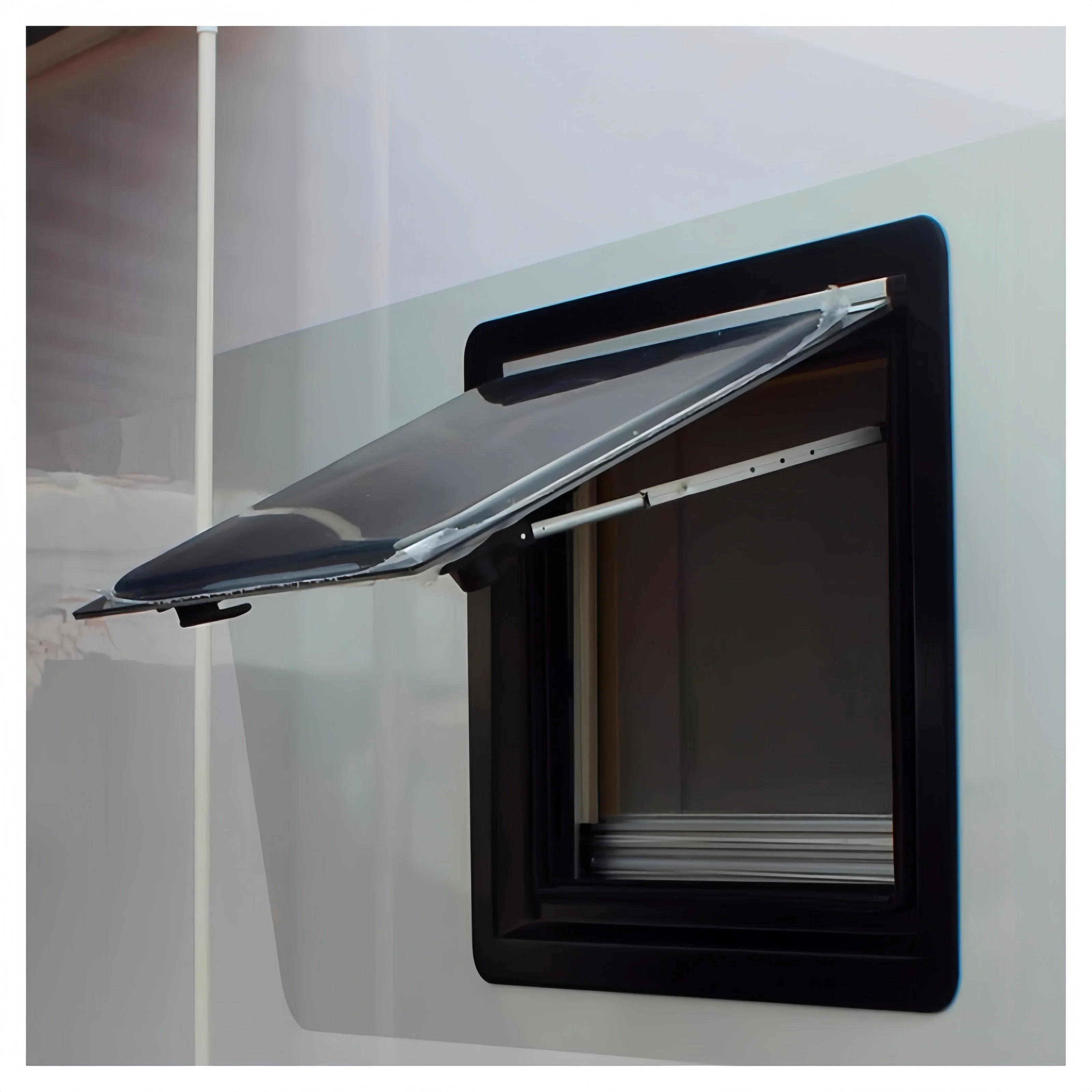 RV Camper Parts 450x500mm Aluminum Frame Caravan Windows Push-out Acrylic Glass Hinged Windows with Fly Net Sun Shade
RV Camper Parts 450x500mm Aluminum Frame Caravan Windows Push-out Acrylic Glass Hinged Windows with Fly Net Sun Shade