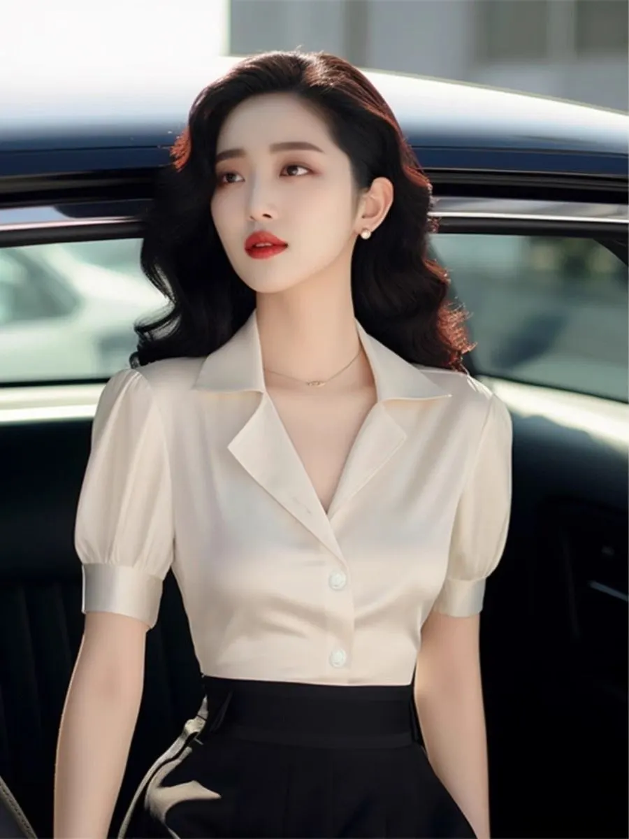 Белый атласный топ с коротким рукавом для женщин: уникальный, красивый, летний, во французском стиле, приталенный, из полиэстера
Белый атласный топ с коротким рукавом для женщин: уникальный, красивый, летний, во французском стиле, приталенный, из полиэстера