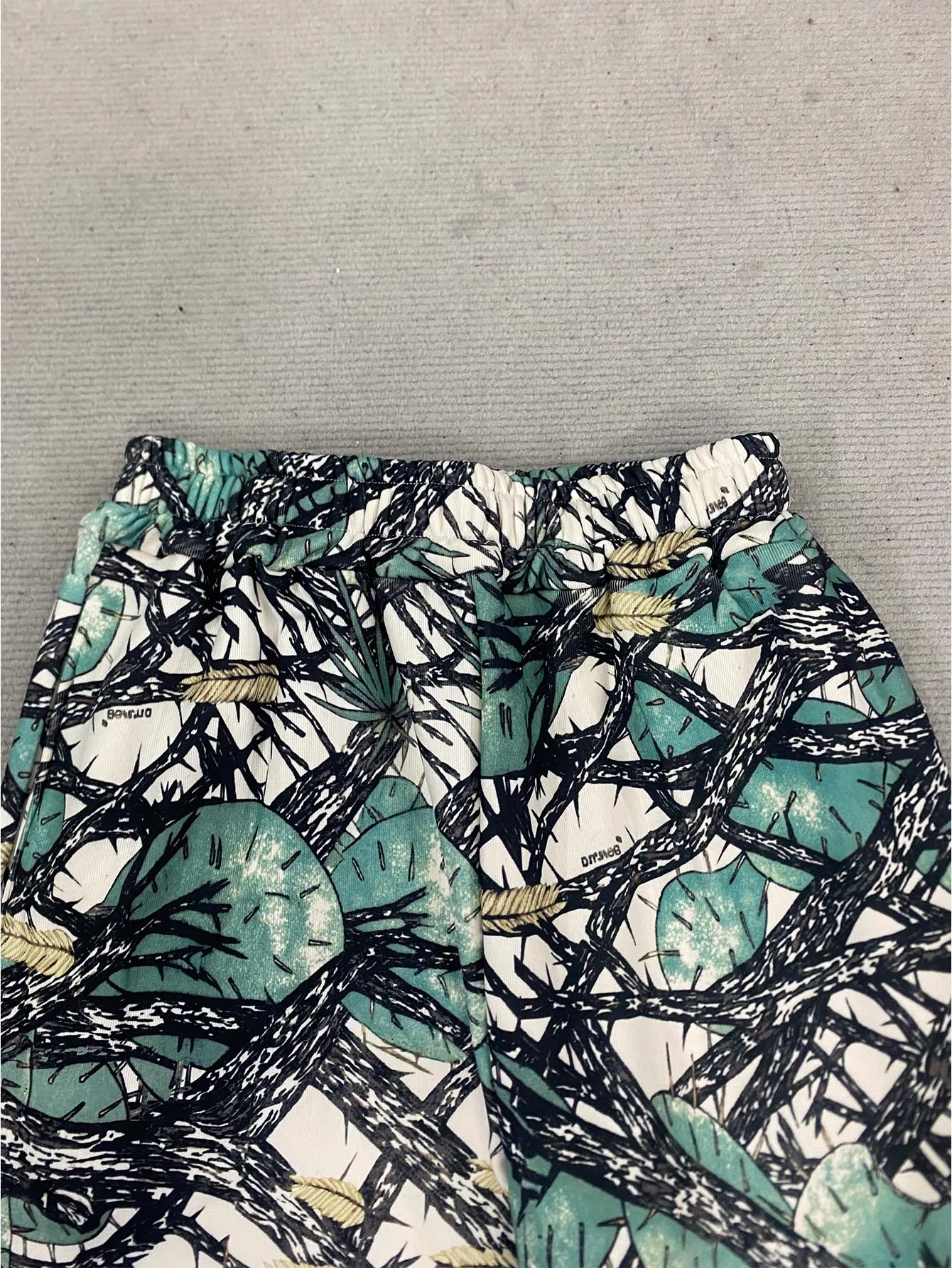Cross border autumn American fashionable high street trend camouflage print loose straight leg pants men's women's
Cross border autumn American fashionable high street trend camouflage print loose straight leg pants men's women's