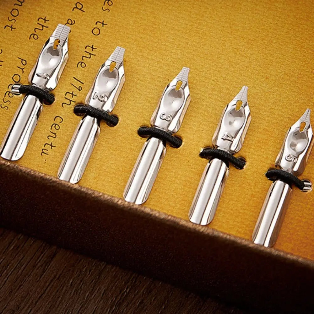 Retro Punk Dipped in Water Pen European Style Replaceable 5 Nib Metal Signature Pen Fountain Pen Vintage Luxury Feather Pen
Retro Punk Dipped in Water Pen European Style Replaceable 5 Nib Metal Signature Pen Fountain Pen Vintage Luxury Feather Pen
