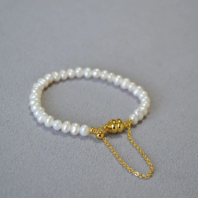 Classic Design Irregular Freshwater Baroque Pearl Strand Chain Magnetic Buckle Chain Bangle Tassel Simple Temperament Bracelet
Classic Design Irregular Freshwater Baroque Pearl Strand Chain Magnetic Buckle Chain Bangle Tassel Simple Temperament Bracelet