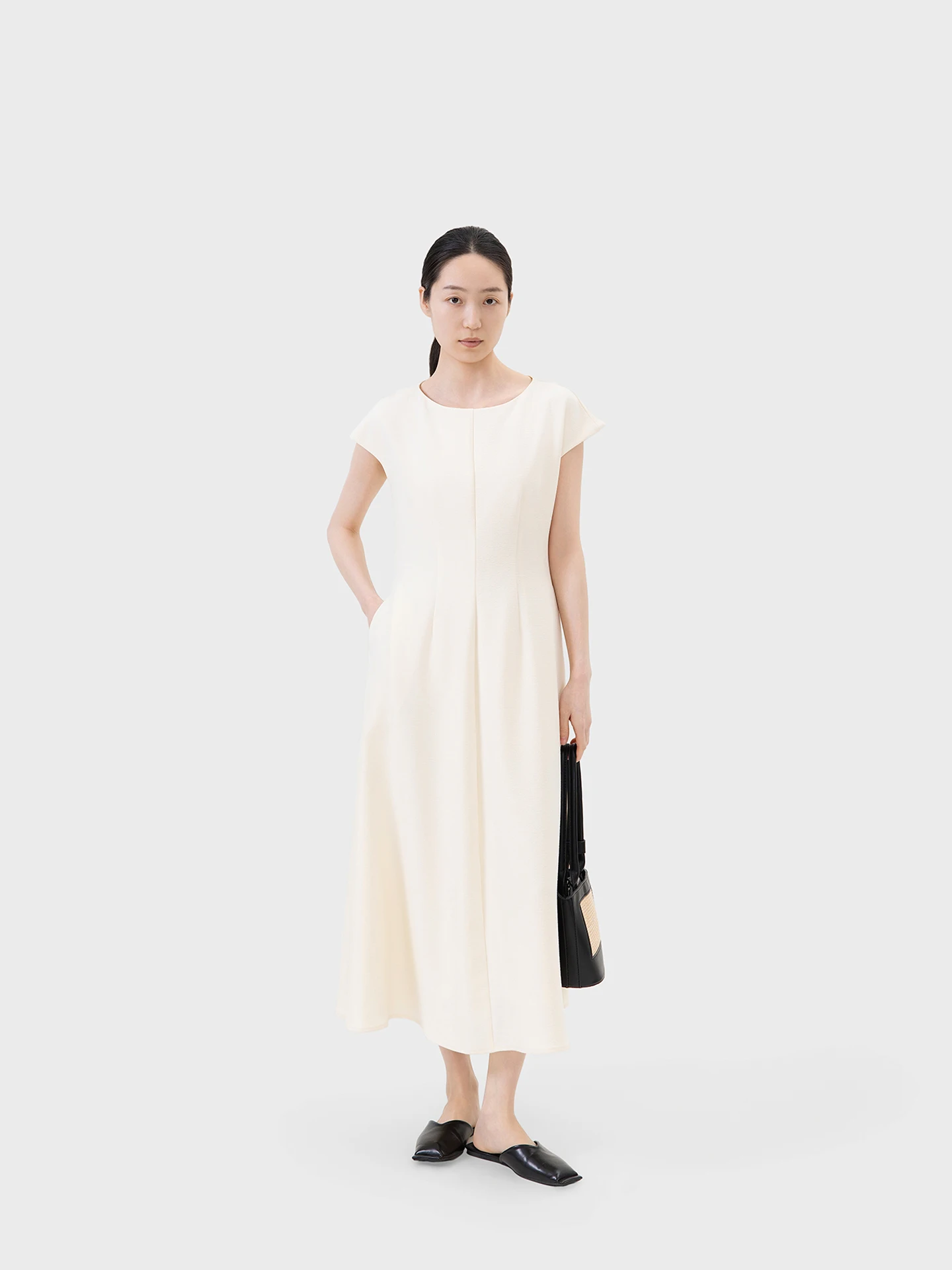 Elegant Simpleist Waist-Cinching Dress Seei Lineaesthetic Ruffle Sleeve Polyester Lenzing Lyocell Fiber Zipper Closure Dress
Elegant Simpleist Waist-Cinching Dress Seei Lineaesthetic Ruffle Sleeve Polyester Lenzing Lyocell Fiber Zipper Closure Dress