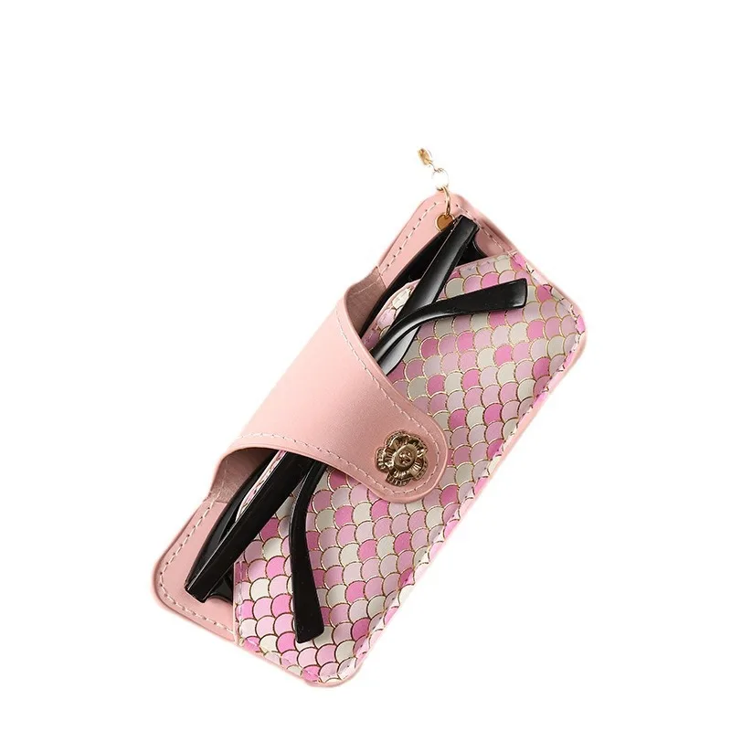New Glasses Storage Bag Portable Sunglasses Box Sunglasses Clip Protective Cover Fashionable
New Glasses Storage Bag Portable Sunglasses Box Sunglasses Clip Protective Cover Fashionable