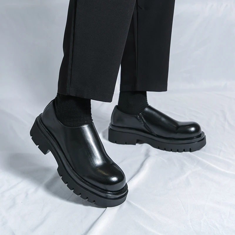 Derby men's shoes Thick bottomed trendy height increasing style Leisure Party Daily Business Office Black quality shoes Hot
Derby men's shoes Thick bottomed trendy height increasing style Leisure Party Daily Business Office Black quality shoes Hot
