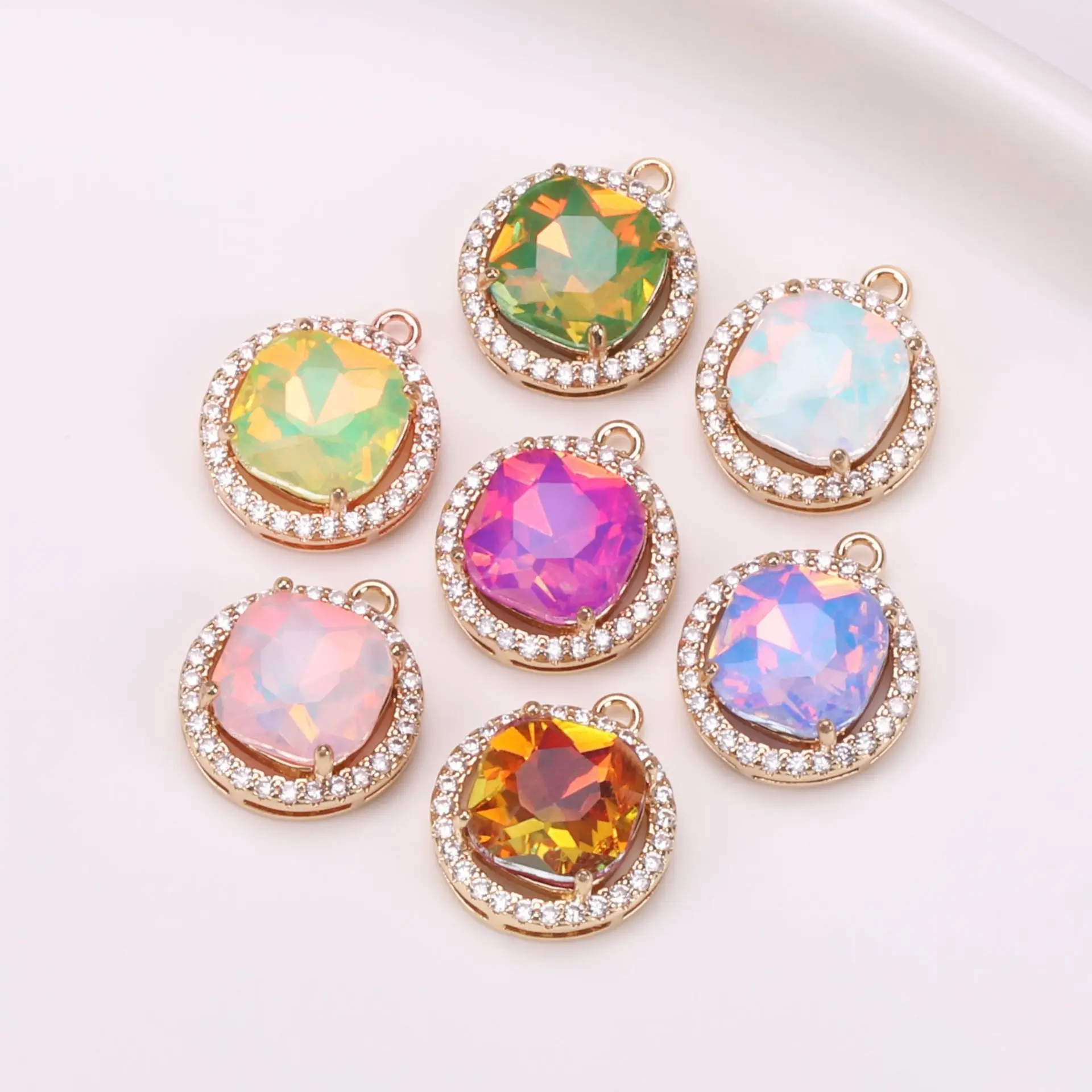 10pcs/ Bag Fashionable copper inlaid large diamond mocha colored crystal circular necklace pendant DIY jewelry accessories
10pcs/ Bag Fashionable copper inlaid large diamond mocha colored crystal circular necklace pendant DIY jewelry accessories