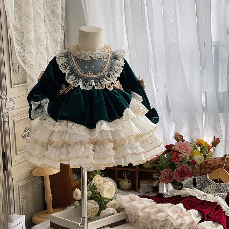 Lolita Lolita girl princess dress velvet cake dress fluffy autumn and winter long sleeve round neck lantern sleeve skirt.
Lolita Lolita girl princess dress velvet cake dress fluffy autumn and winter long sleeve round neck lantern sleeve skirt.