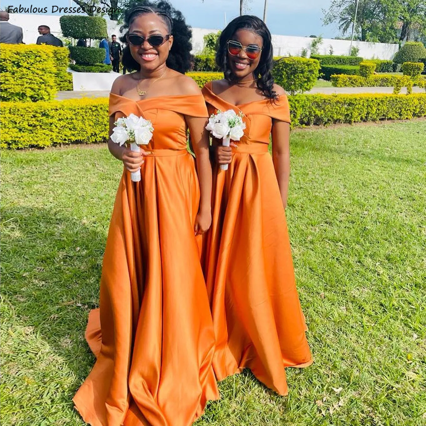 Simple Orange Long A-line Bridesmaid Dresses Satin Off Shoulder V-neck Women Wedding Party Dress Sleeveless Maid Of Honor
Simple Orange Long A-line Bridesmaid Dresses Satin Off Shoulder V-neck Women Wedding Party Dress Sleeveless Maid Of Honor