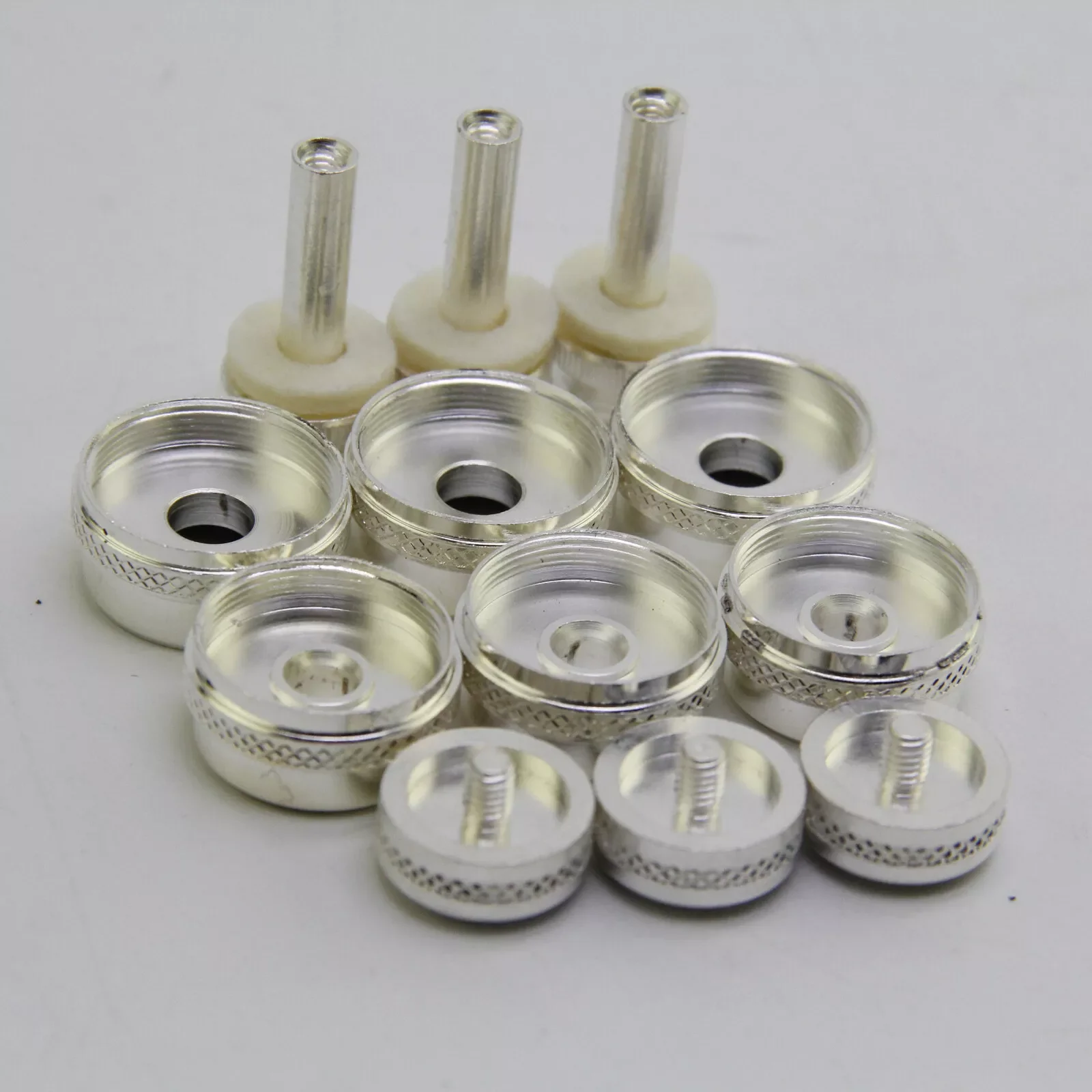 High-End Silver Plated Trumpet Accessories with Shell Buckles Weighted Upper Lower Cover Connecting Rods and Felt
High-End Silver Plated Trumpet Accessories with Shell Buckles Weighted Upper Lower Cover Connecting Rods and Felt