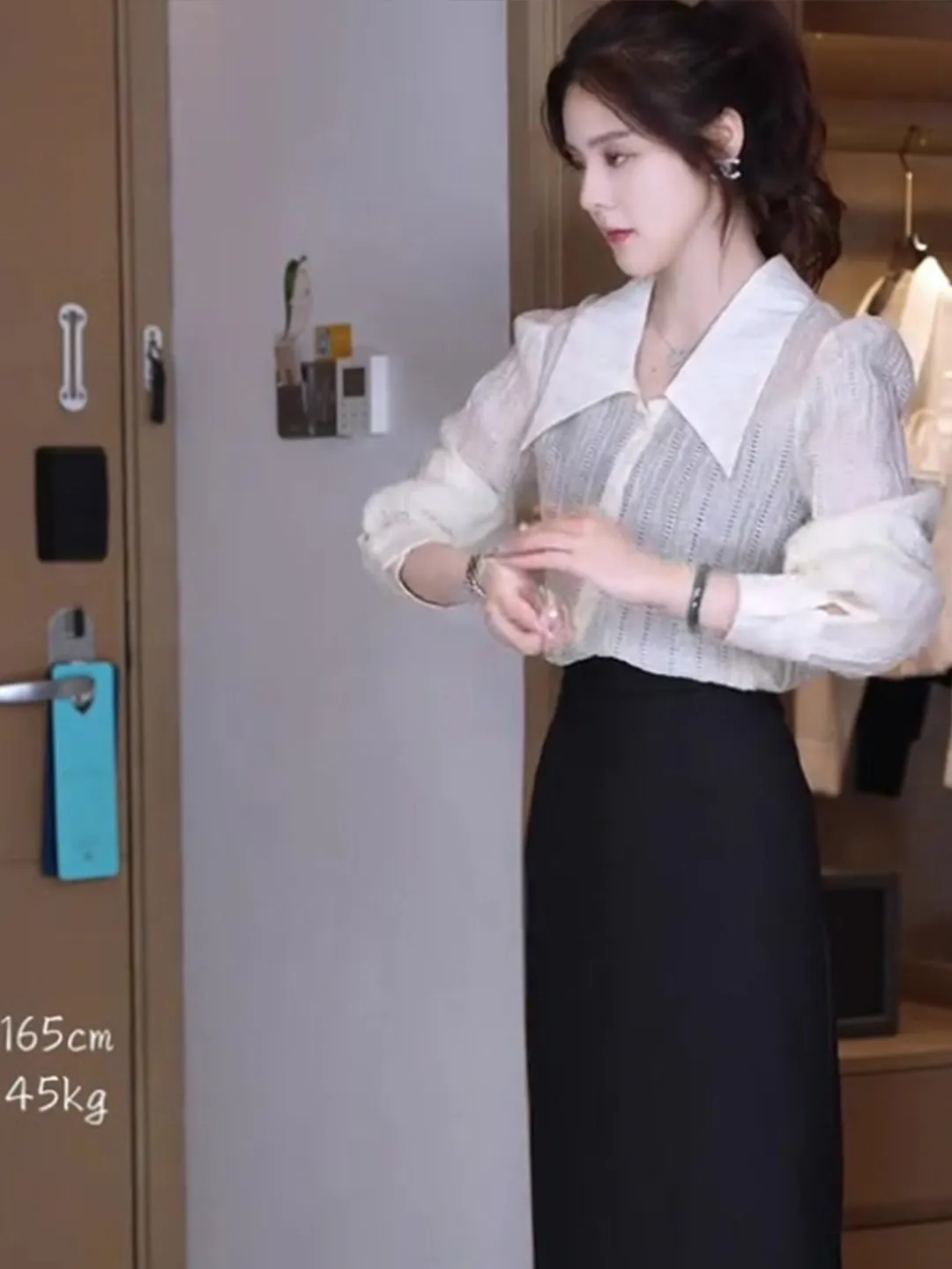 Новинка ранней весны: женская корейская модная прозрачная блузка с длинным рукавом, элегантная, повседневная, премиум-класса
Новинка ранней весны: женская корейская модная прозрачная блузка с длинным рукавом, элегантная, повседневная, премиум-класса