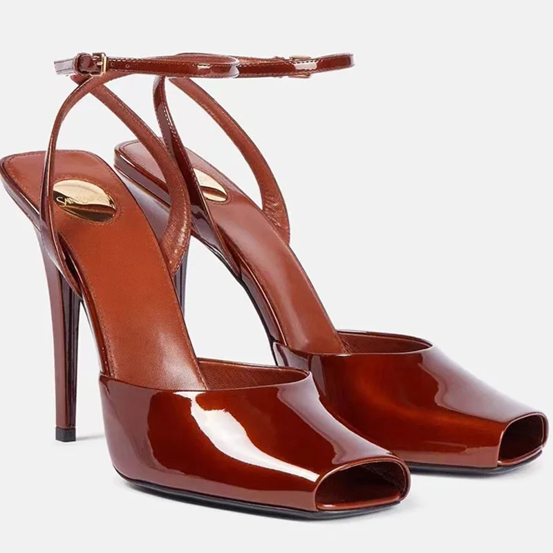 Hot Selling European and American Super High Heels, Brown Waterproof Platform, Sexy Women's Sandals Fashion Show New Style
Hot Selling European and American Super High Heels, Brown Waterproof Platform, Sexy Women's Sandals Fashion Show New Style