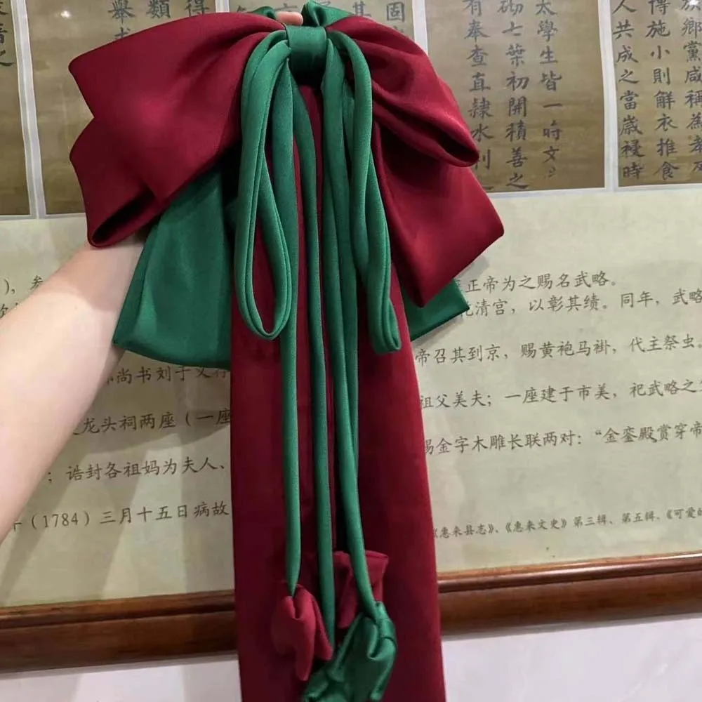 Мягкий сплав, большой бант, заколка для волос, контрастный цвет, 4-слойная атласная лента, головной убор, заколка с принтом, рождественский аксессуар для волос для девочек
Мягкий сплав, большой бант, заколка для волос, контрастный цвет, 4-слойная атласная лента, головной убор, заколка с принтом, рождественский аксессуар для волос для девочек