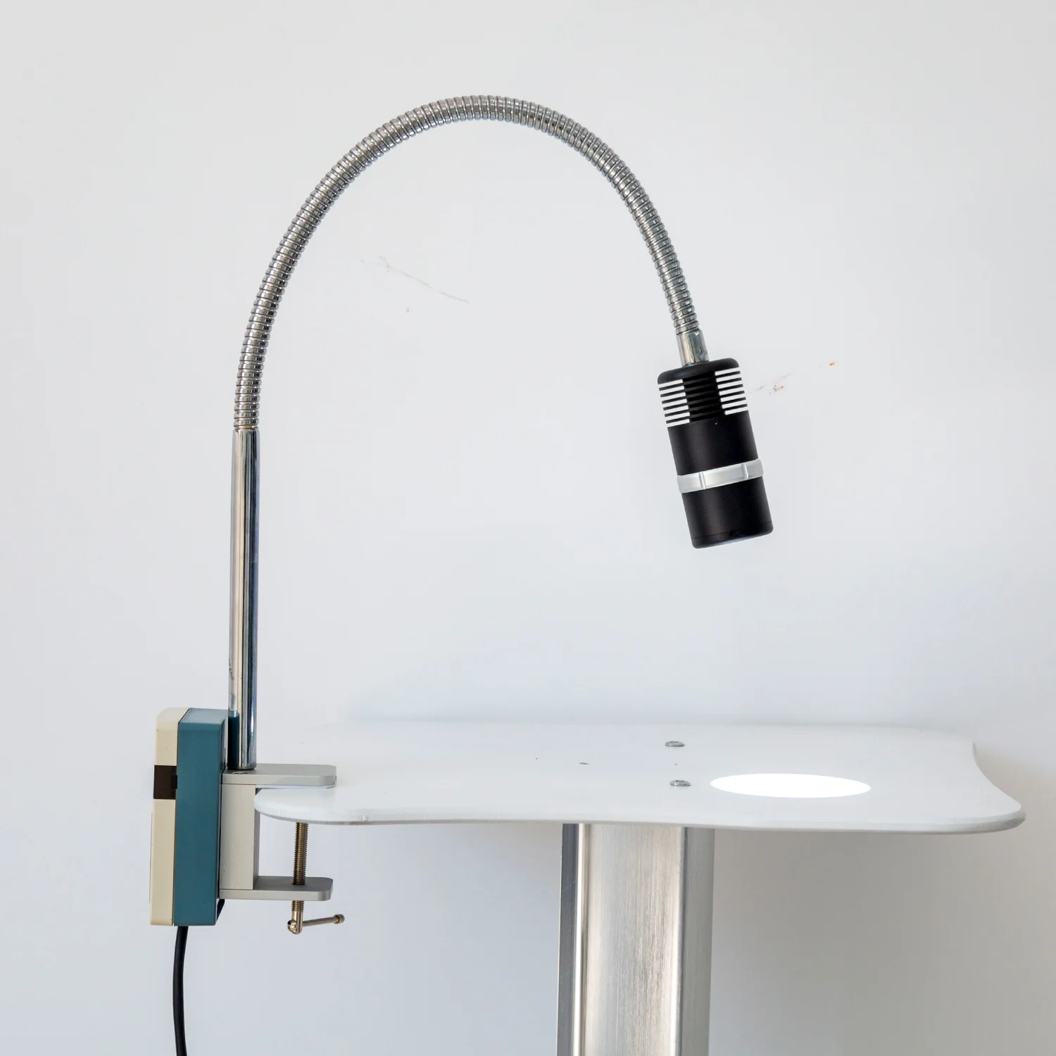 Clip-on Medical Examination Lamp JD1600J 15w High Power Portable LED Surgical Exam Light for Auxiliary Lighting
Clip-on Medical Examination Lamp JD1600J 15w High Power Portable LED Surgical Exam Light for Auxiliary Lighting