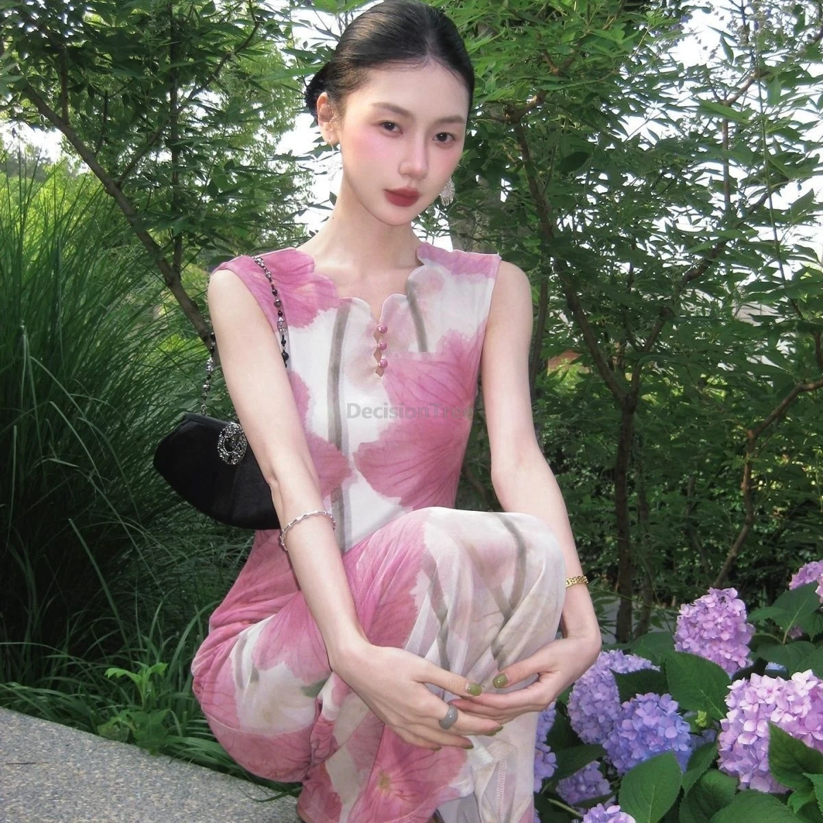 Sexy Chinese Style Printed Mesh Cheongsam Dress for Women Slim-Fit Elegant Mermaid Long Dress Daily Sleeveless Qipao Dress
Sexy Chinese Style Printed Mesh Cheongsam Dress for Women Slim-Fit Elegant Mermaid Long Dress Daily Sleeveless Qipao Dress