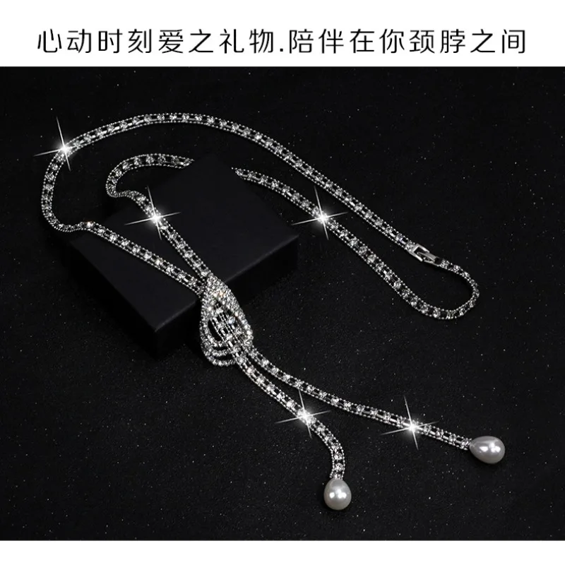 Women's claw necklace, versatile and fashionable necklace, water drop geometric long sweater chain
Women's claw necklace, versatile and fashionable necklace, water drop geometric long sweater chain