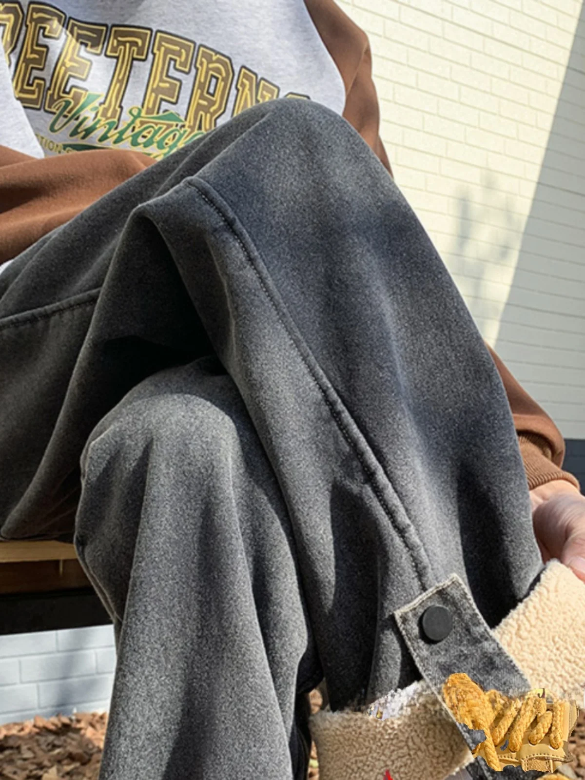 Men's Fce Lined Denim Jeans Thi Warm Wide Leg Straight Cut Winter Faionable Brand High Street Couple's Lamb Fur Pants
Men's Fce Lined Denim Jeans Thi Warm Wide Leg Straight Cut Winter Faionable Brand High Street Couple's Lamb Fur Pants