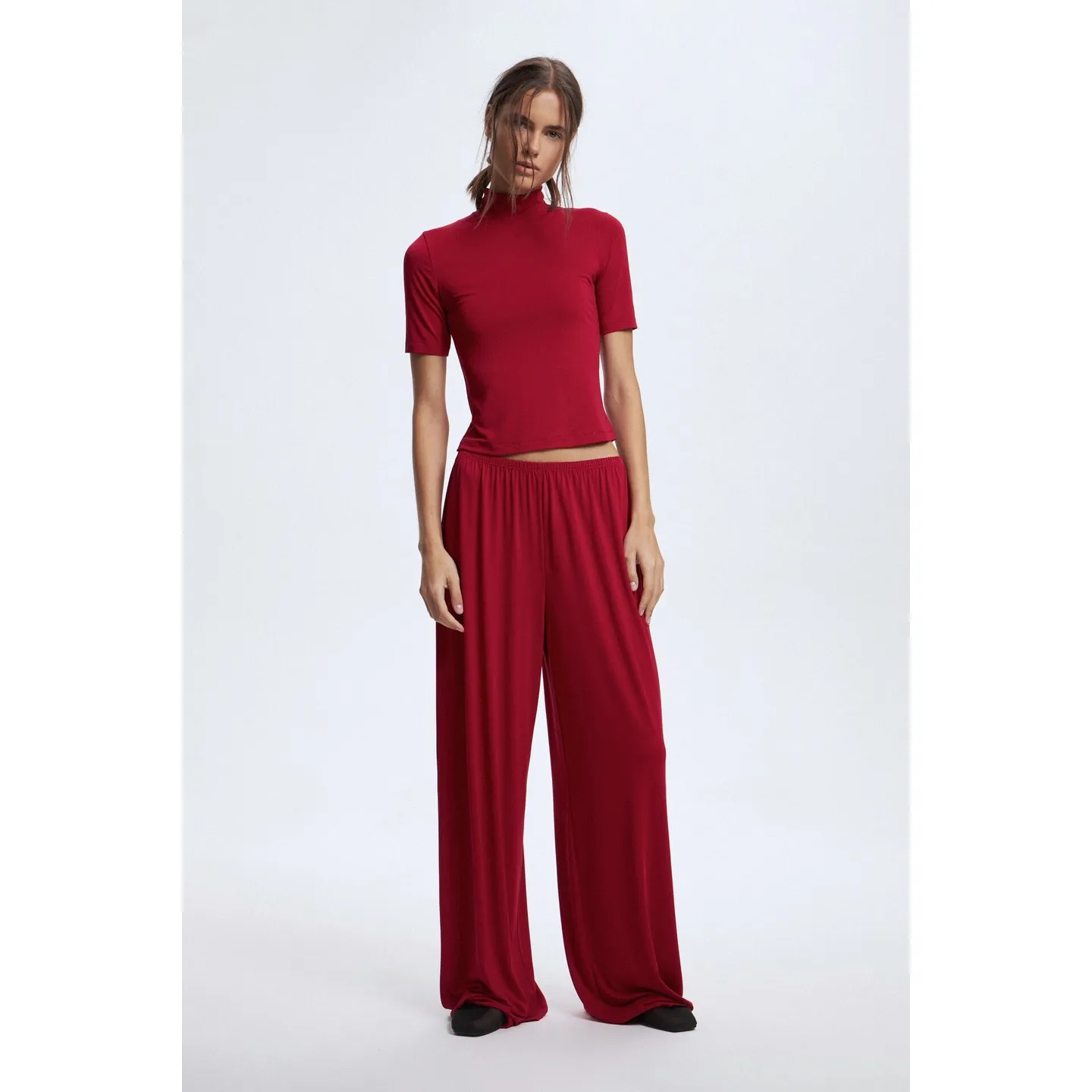 Women's Casual Modal T-shirt Pants Set round Neck Short Sleeve Wide Leg Pants Comfortable Loose Fit Spring Season Fashion
Women's Casual Modal T-shirt Pants Set round Neck Short Sleeve Wide Leg Pants Comfortable Loose Fit Spring Season Fashion