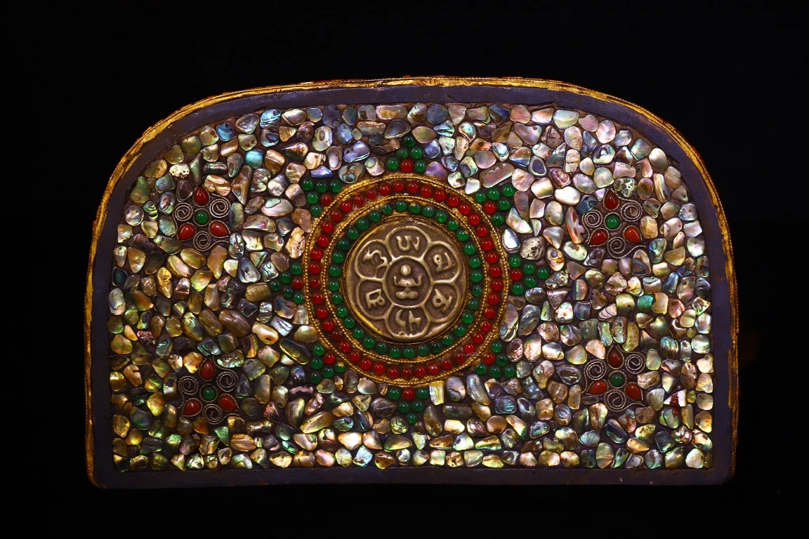 13"Old Xizang Folk Collection Old Bronze Mosaic Gem gZi Beads Vaisravana Sitting Buddha Backlight Treasure King Worship Hall
13"Old Xizang Folk Collection Old Bronze Mosaic Gem gZi Beads Vaisravana Sitting Buddha Backlight Treasure King Worship Hall