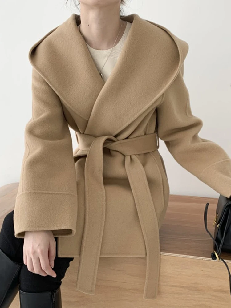 Vintage Woolen Coat Women Elegant Lace Up Overcoat Female Korean Chic Wool Blends Jacket Ladies Casual Solid Hooded Outerwear
Vintage Woolen Coat Women Elegant Lace Up Overcoat Female Korean Chic Wool Blends Jacket Ladies Casual Solid Hooded Outerwear