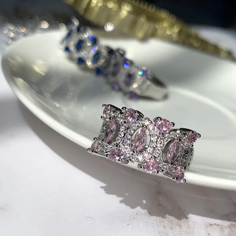 MDLFES Moissan Diamonds Style Цветное розовое розовое 18-каратное позолоченное микроблокированное сапфировое синее модное нишевое кольцо с высоким дизайном
MDLFES Moissan Diamonds Style Цветное розовое розовое 18-каратное позолоченное микроблокированное сапфировое синее модное нишевое кольцо с высоким дизайном