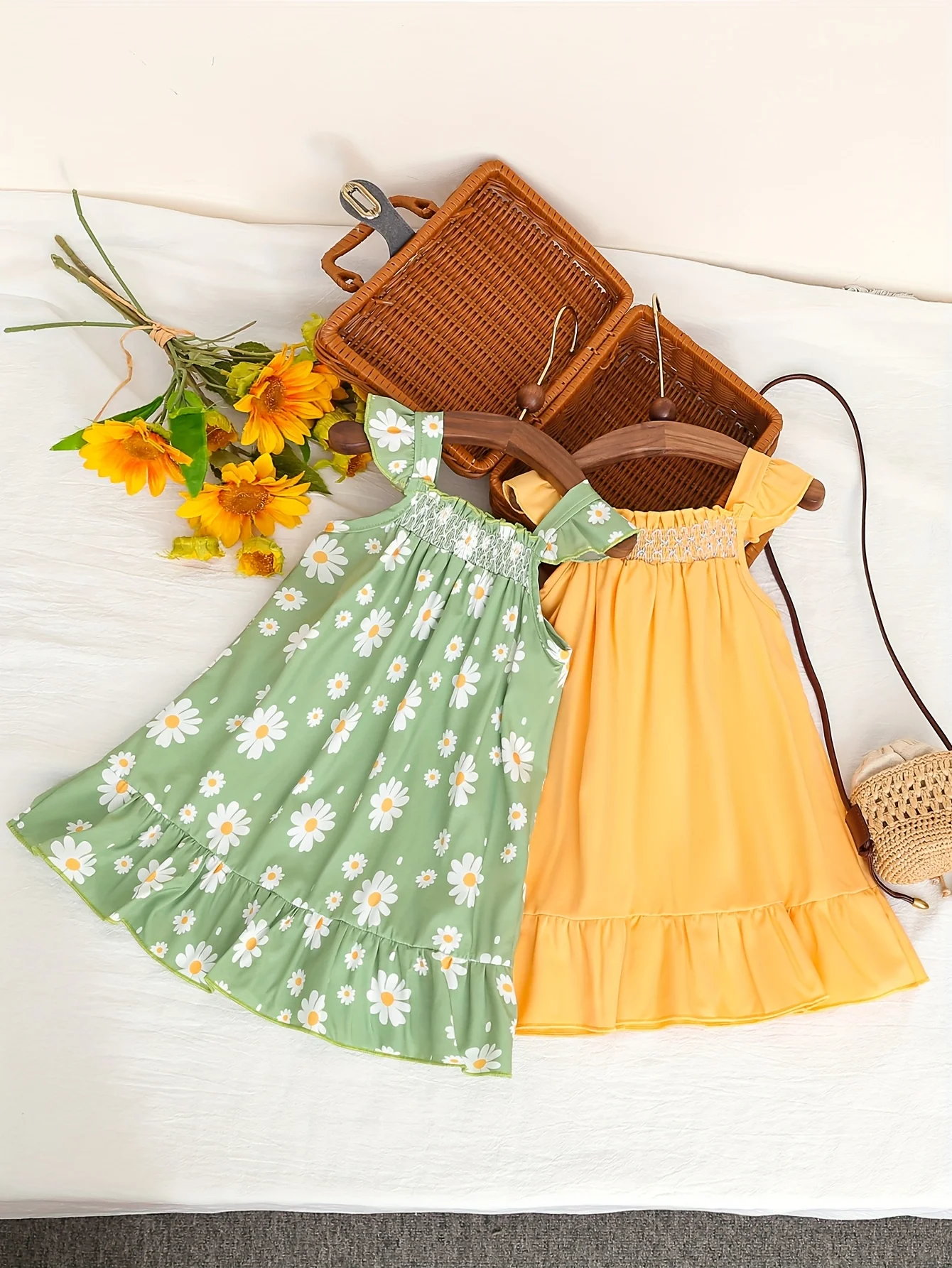 Two-Piece Summer Cute Flower-Printed Flying Sleeve Halter Dress For Baby Girls Versatile Travel And Vacation Dress
Two-Piece Summer Cute Flower-Printed Flying Sleeve Halter Dress For Baby Girls Versatile Travel And Vacation Dress