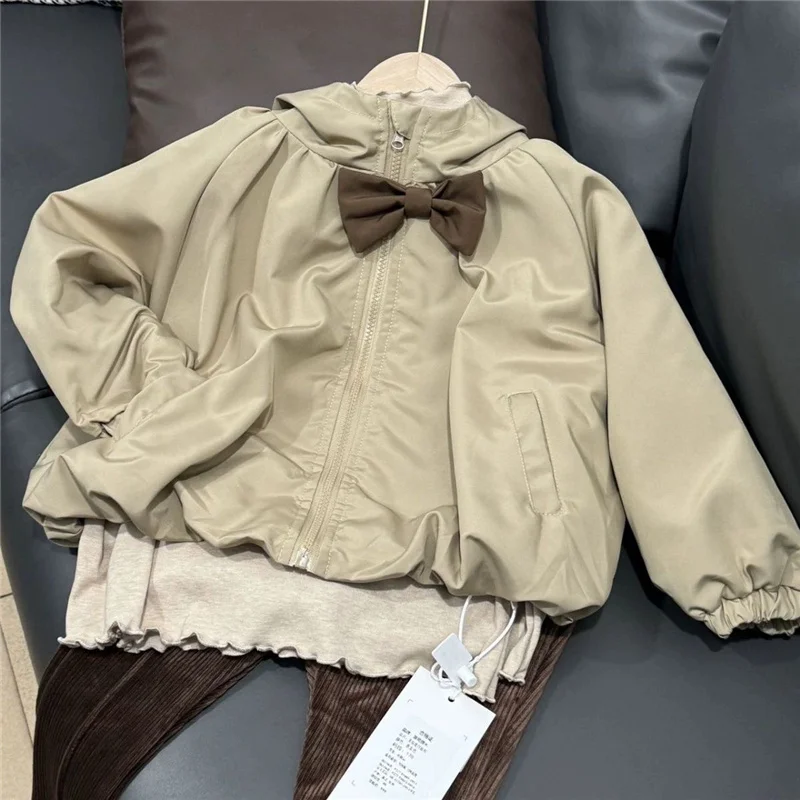 Детские ветровки с бантом, пальто, весенние детские тонкие куртки с капюшоном, осенняя модная верхняя одежда для девочек, одежда для детей 2–8 лет
Детские ветровки с бантом, пальто, весенние детские тонкие куртки с капюшоном, осенняя модная верхняя одежда для девочек, одежда для детей 2–8 лет