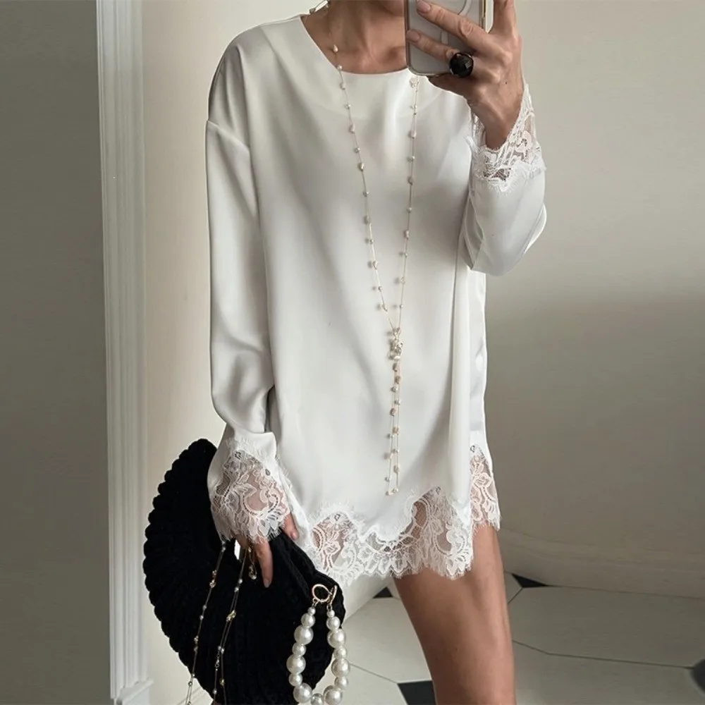 Fashion O-Neck Long Sleeve T-shirt Lace Trim Loose Fit Satin Lace Dress Minimalist Casual Beach Robe Summer Wear
Fashion O-Neck Long Sleeve T-shirt Lace Trim Loose Fit Satin Lace Dress Minimalist Casual Beach Robe Summer Wear
