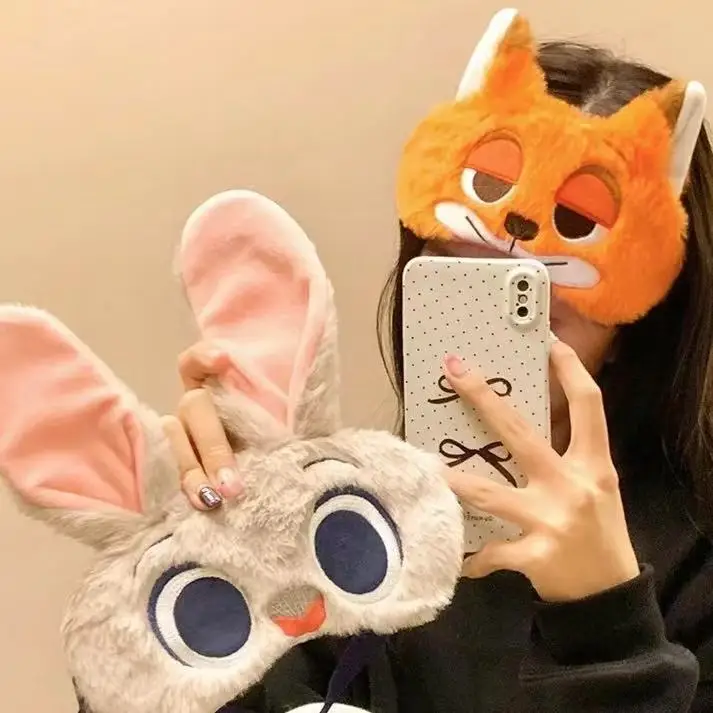 Милая маска для глаз Джуди Хоппс из мультфильма Disney Zootopia - милый дизайн с плюшевыми кроличьими ушками, мягкая и удобная для сна, отдыха и путешествий.
Милая маска для глаз Джуди Хоппс из мультфильма Disney Zootopia - милый дизайн с плюшевыми кроличьими ушками, мягкая и удобная для сна, отдыха и путешествий.