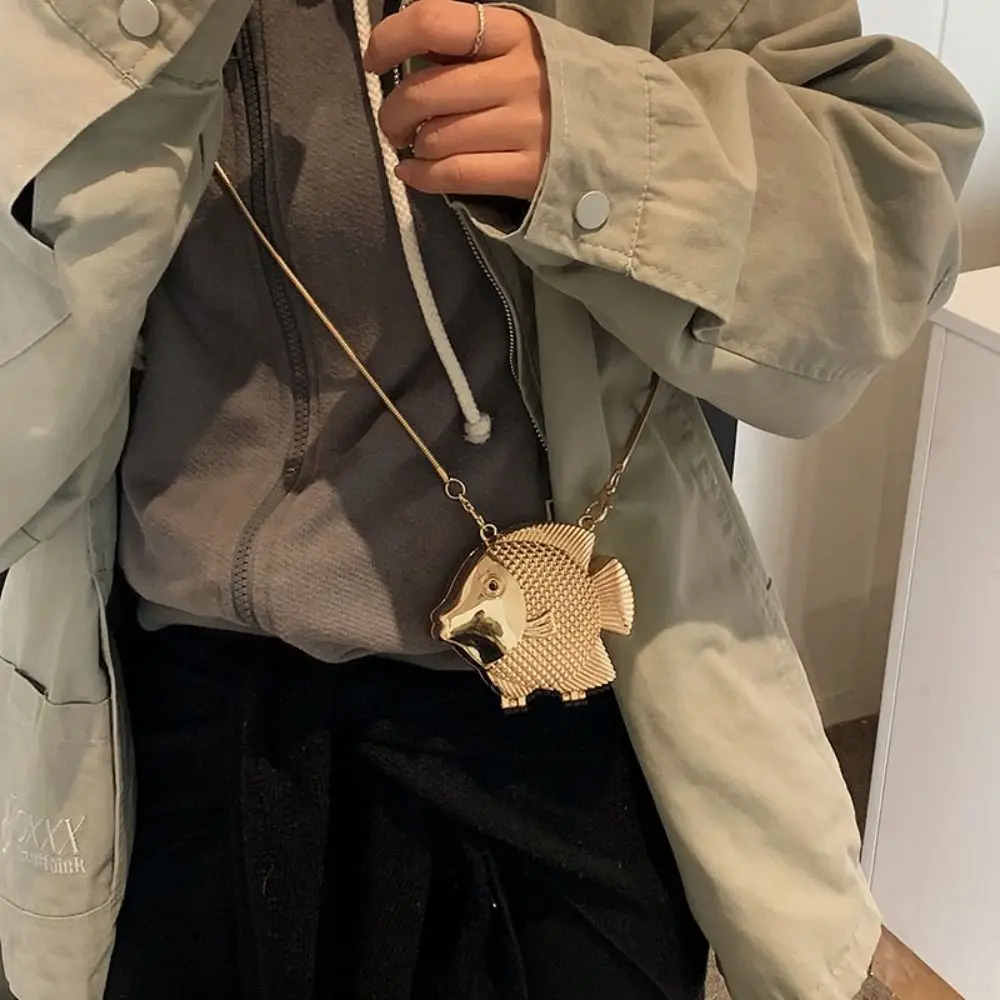 Casual Chain Metal Chain Crossbody Bag Golden Silver Metal Fish Shape Bag Small Bag Purse Mini Lipstick Bag Wedding
Casual Chain Metal Chain Crossbody Bag Golden Silver Metal Fish Shape Bag Small Bag Purse Mini Lipstick Bag Wedding