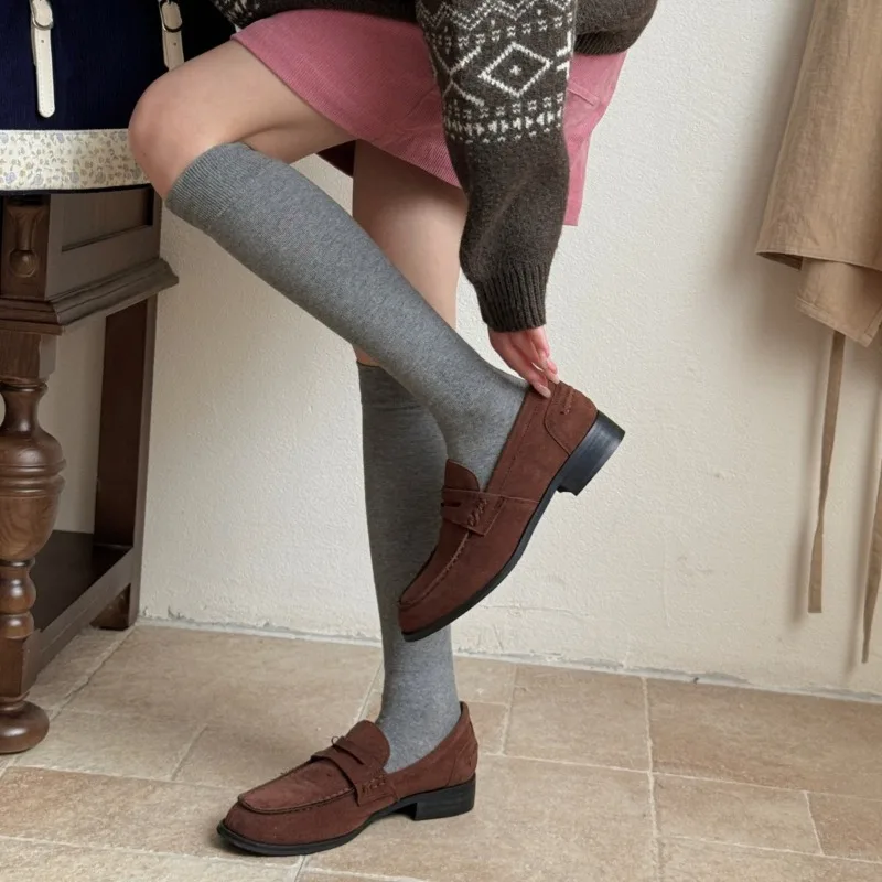 Корейские модные зимние носки с высоким давлением, женские спортивные дышащие хлопковые носки без костей, мягкие удобные повседневные носки
Корейские модные зимние носки с высоким давлением, женские спортивные дышащие хлопковые носки без костей, мягкие удобные повседневные носки