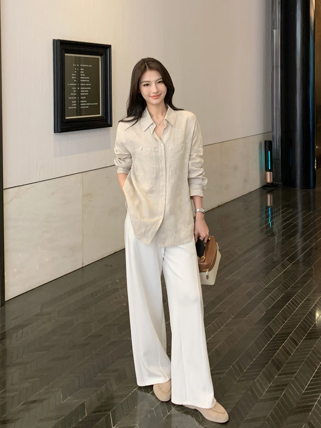 Maven Lin Loose Wide Leg Pants Women's Casual Loose Fit Trousers in Beige with Elastic Waist Spring Season Cotton Blend
Maven Lin Loose Wide Leg Pants Women's Casual Loose Fit Trousers in Beige with Elastic Waist Spring Season Cotton Blend