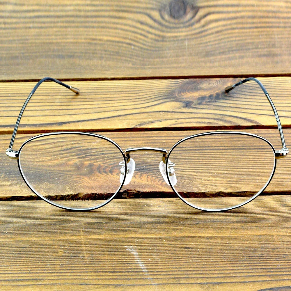 Легкие титановые очки для чтения для мужчин, серебристая оправа с овальными линзами, черными наконечниками и удобными дужками, диоптрии от +0.75 до +4.00
Легкие титановые очки для чтения для мужчин, серебристая оправа с овальными линзами, черными наконечниками и удобными дужками, диоптрии от +0.75 до +4.00