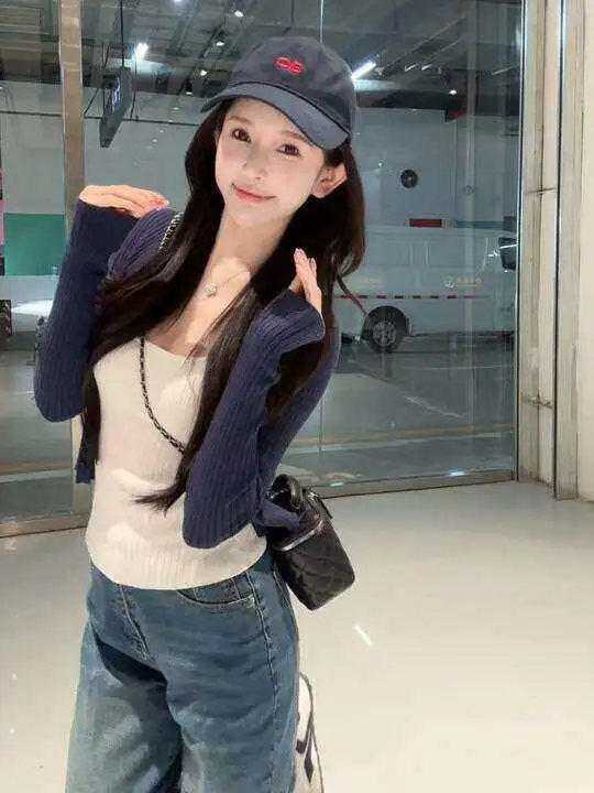 Korean Sle Slim Fit Knitted Cardigan Women's Spring 2026 New Spicy Girl Inner Wear Tank Top Two-Piece Set Commute Soft
Korean Sle Slim Fit Knitted Cardigan Women's Spring 2026 New Spicy Girl Inner Wear Tank Top Two-Piece Set Commute Soft