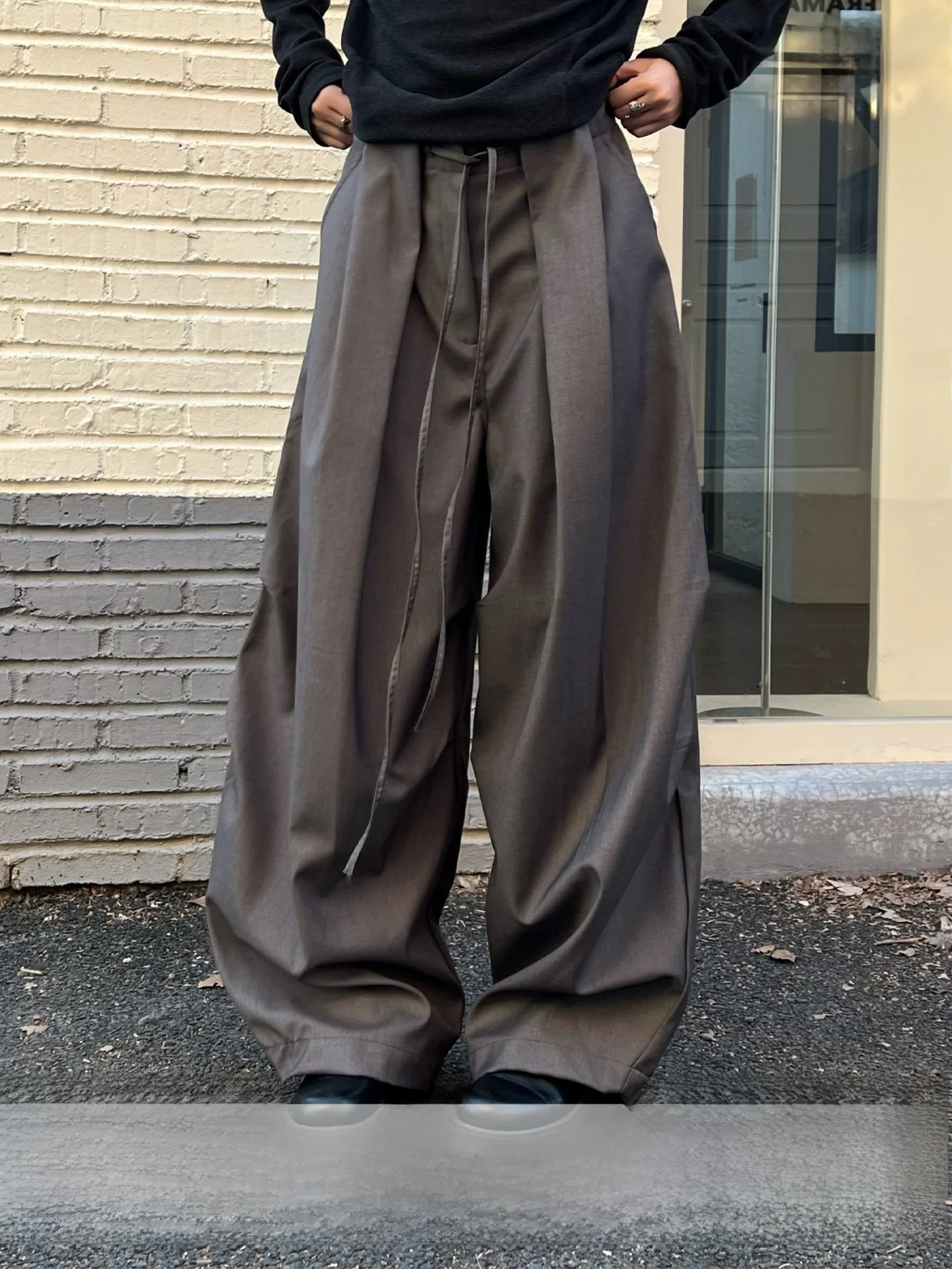 Casual Wide Leg Knife Pants Unisex Loose Fit Lantern Trousers Vintage High Intelligence Sensation No Gender Barrier
Casual Wide Leg Knife Pants Unisex Loose Fit Lantern Trousers Vintage High Intelligence Sensation No Gender Barrier