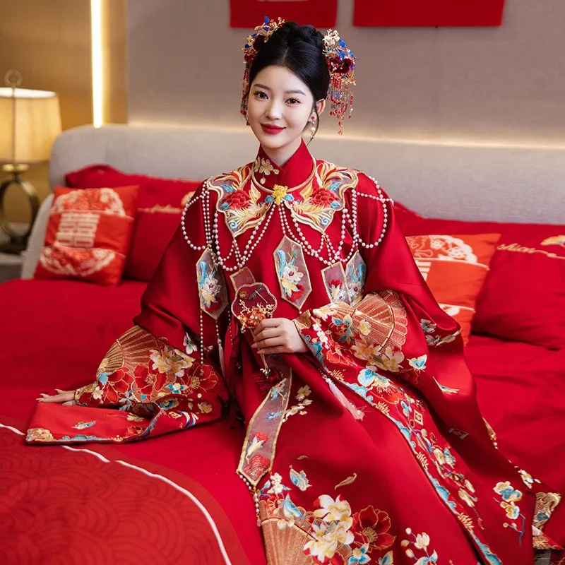 Красное платье тяжелой промышленности с вышивкой и длинным платьем с вышивкой спереди, корона Феникса Хан, тостное платье в китайском стиле
Красное платье тяжелой промышленности с вышивкой и длинным платьем с вышивкой спереди, корона Феникса Хан, тостное платье в китайском стиле